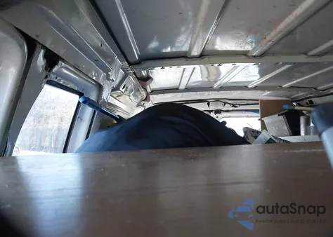 2006 Ford E-250 Commercial/Recreational z USA, uszkodzony, nr VIN 1FTNE24LX6DB43529